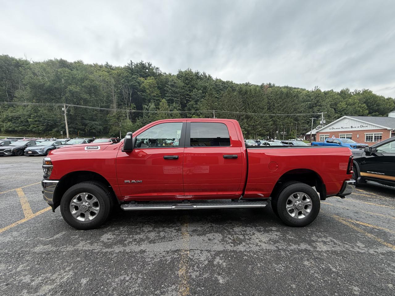 RAM 2500 Tradesman Crew Cab SWB 4WD 2026