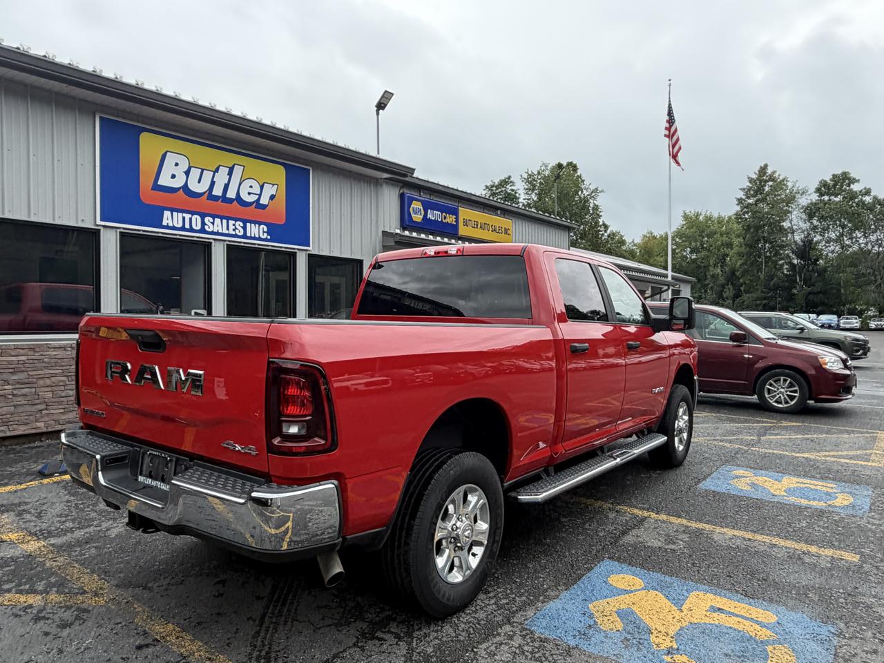 RAM 2500 Tradesman Crew Cab SWB 4WD 2026
