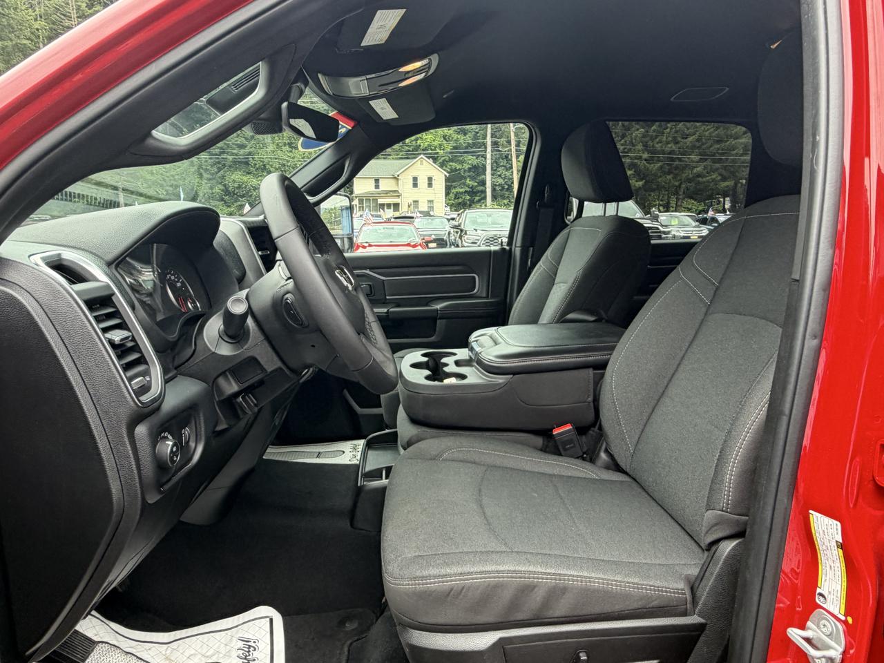 RAM 2500 Tradesman Crew Cab SWB 4WD 2026