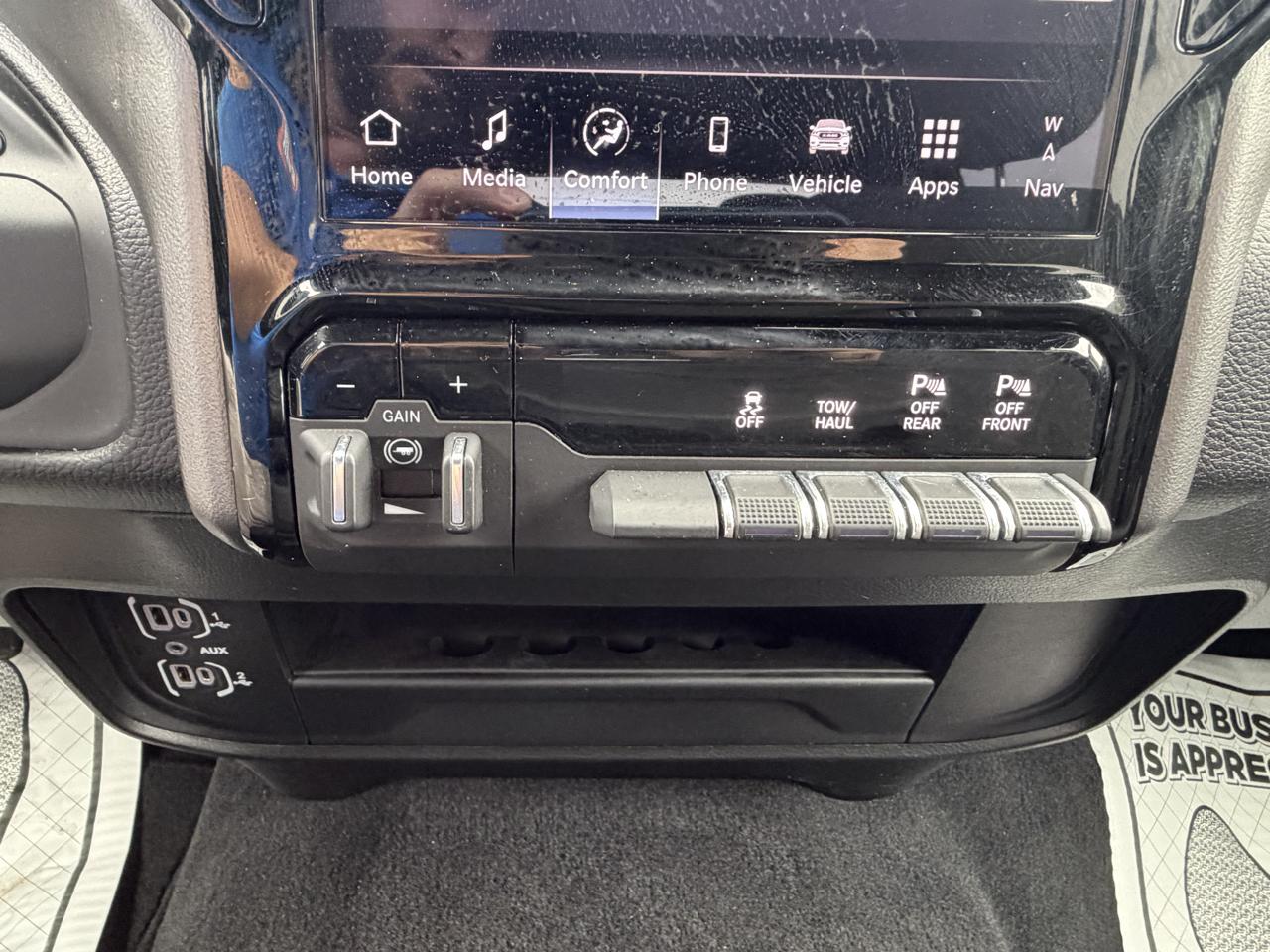 RAM 2500 Tradesman Crew Cab SWB 4WD 2026
