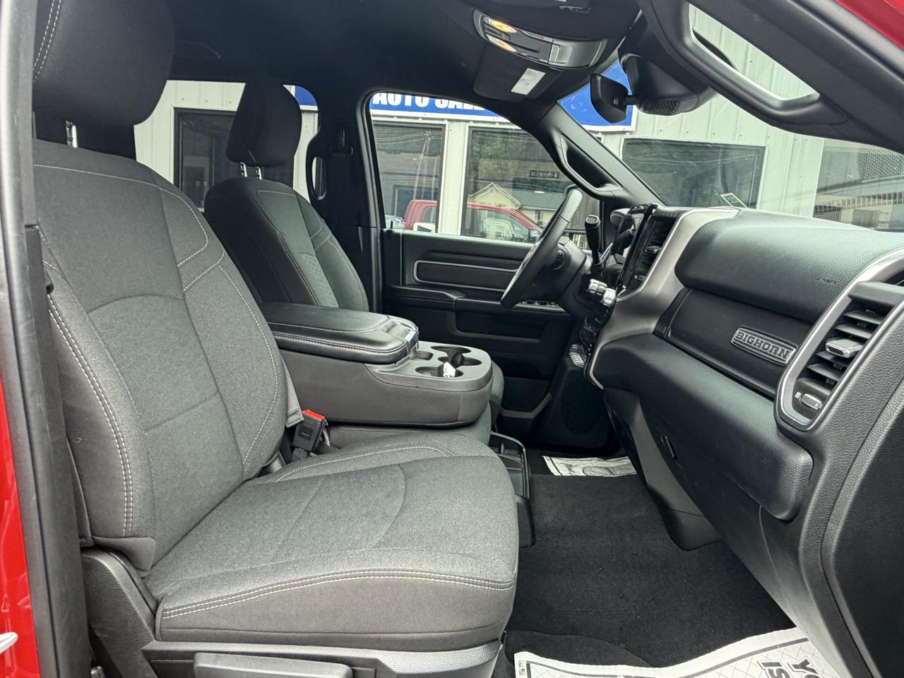 RAM 2500 Tradesman Crew Cab SWB 4WD 2026
