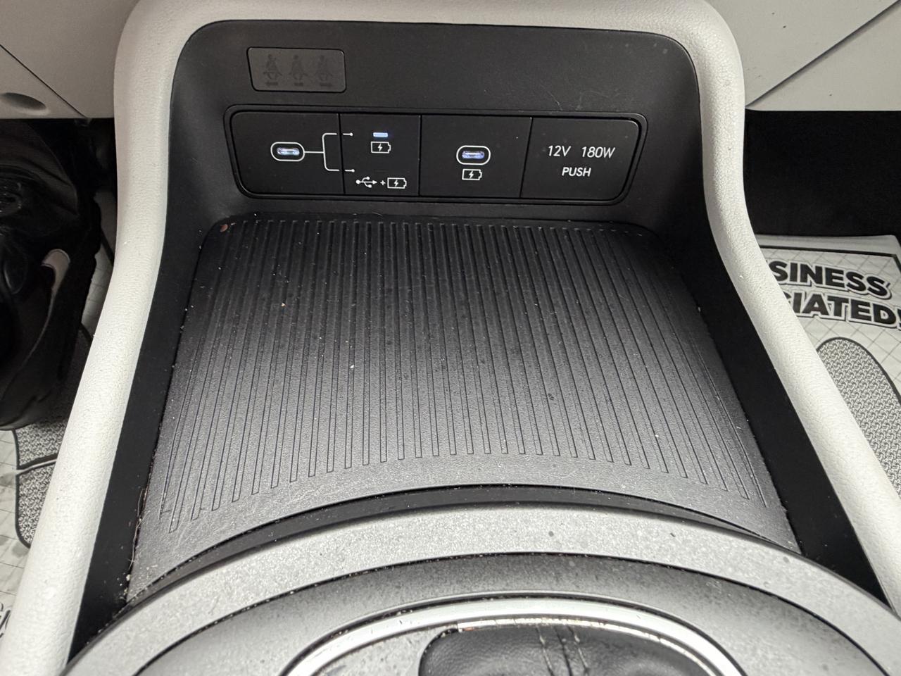 Hyundai Kona SEL AWD 2025