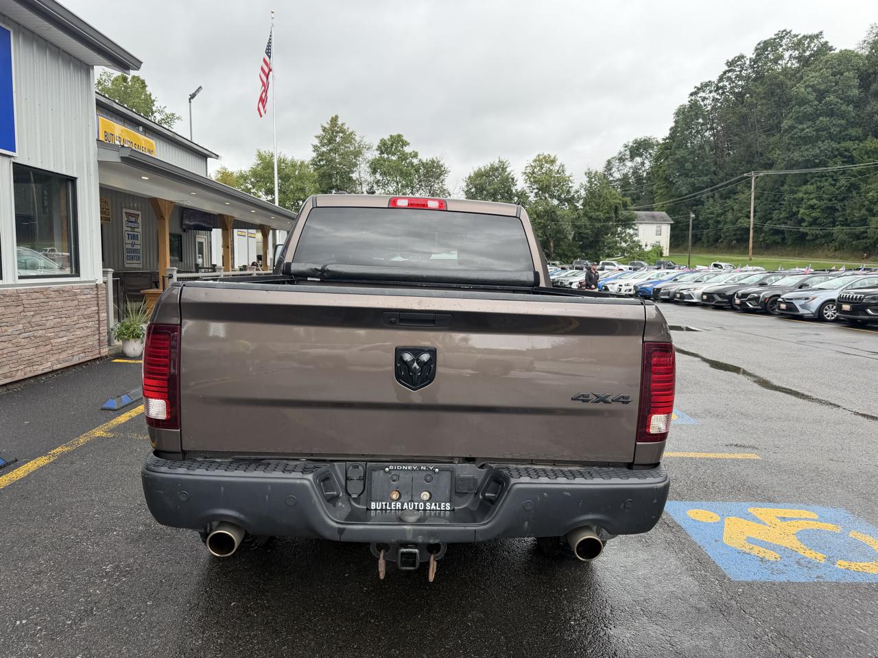 RAM 1500 Classic Tradesman Crew Cab SWB 4WD 2021