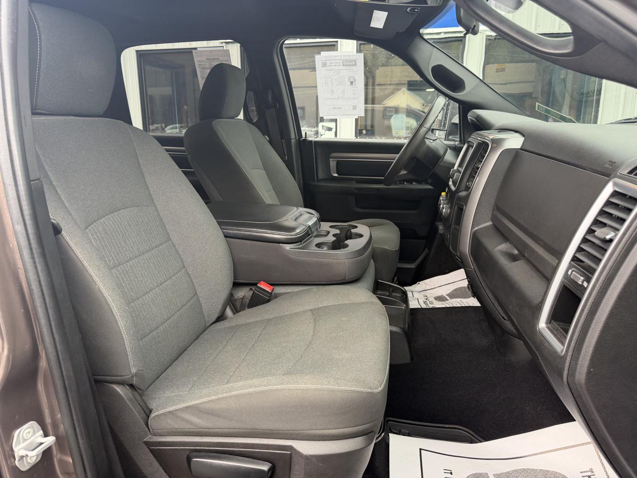 RAM 1500 Classic Tradesman Crew Cab SWB 4WD 2021