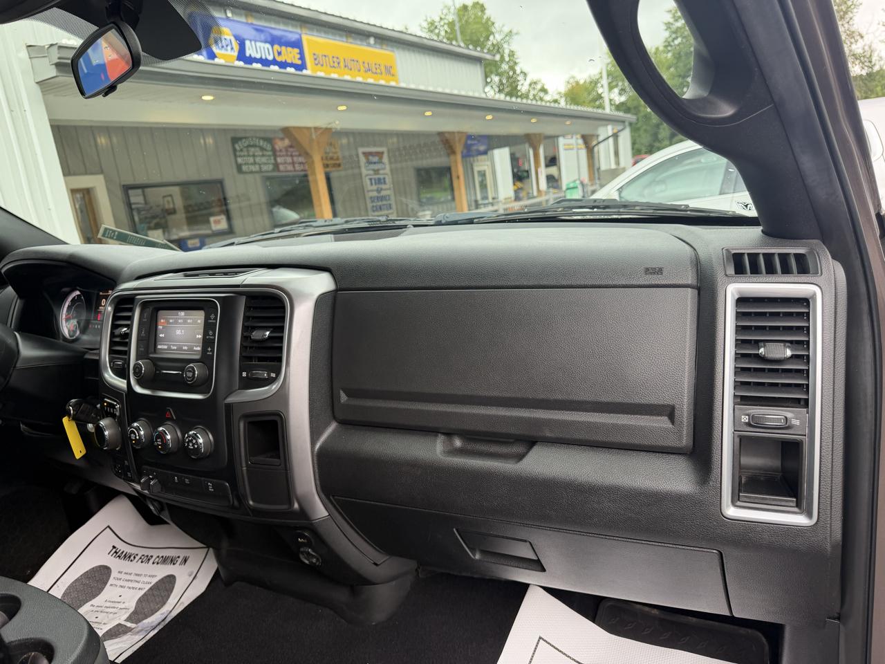 RAM 1500 Classic Tradesman Crew Cab SWB 4WD 2021