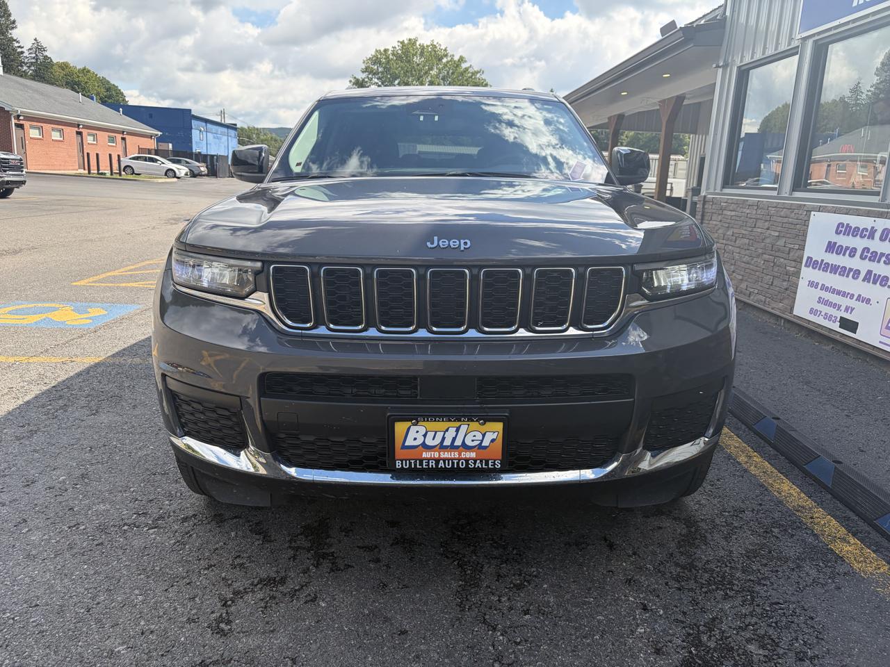 Jeep Grand Cherokee L Laredo 4WD 2023