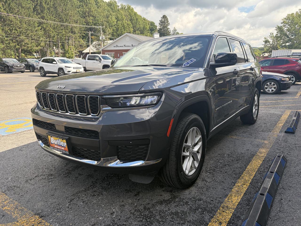 Jeep Grand Cherokee L Laredo 4WD 2023