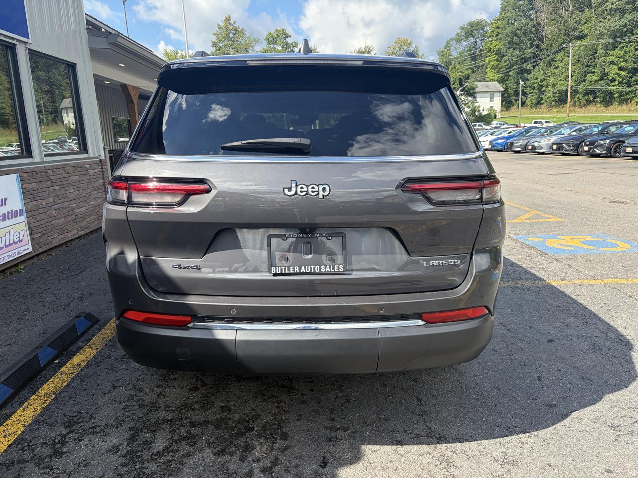 Jeep Grand Cherokee L Laredo 4WD 2023