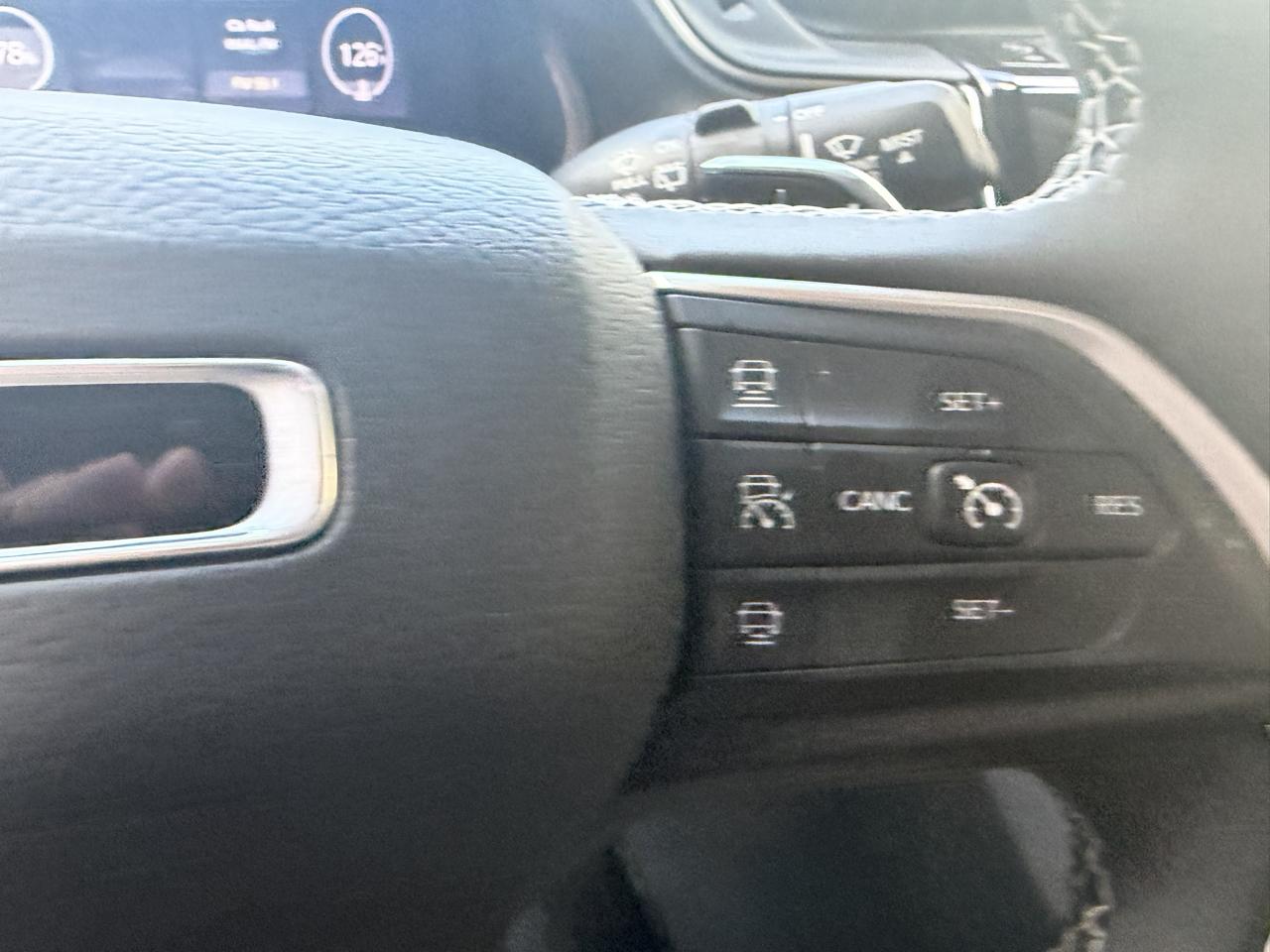 Jeep Grand Cherokee L Laredo 4WD 2023