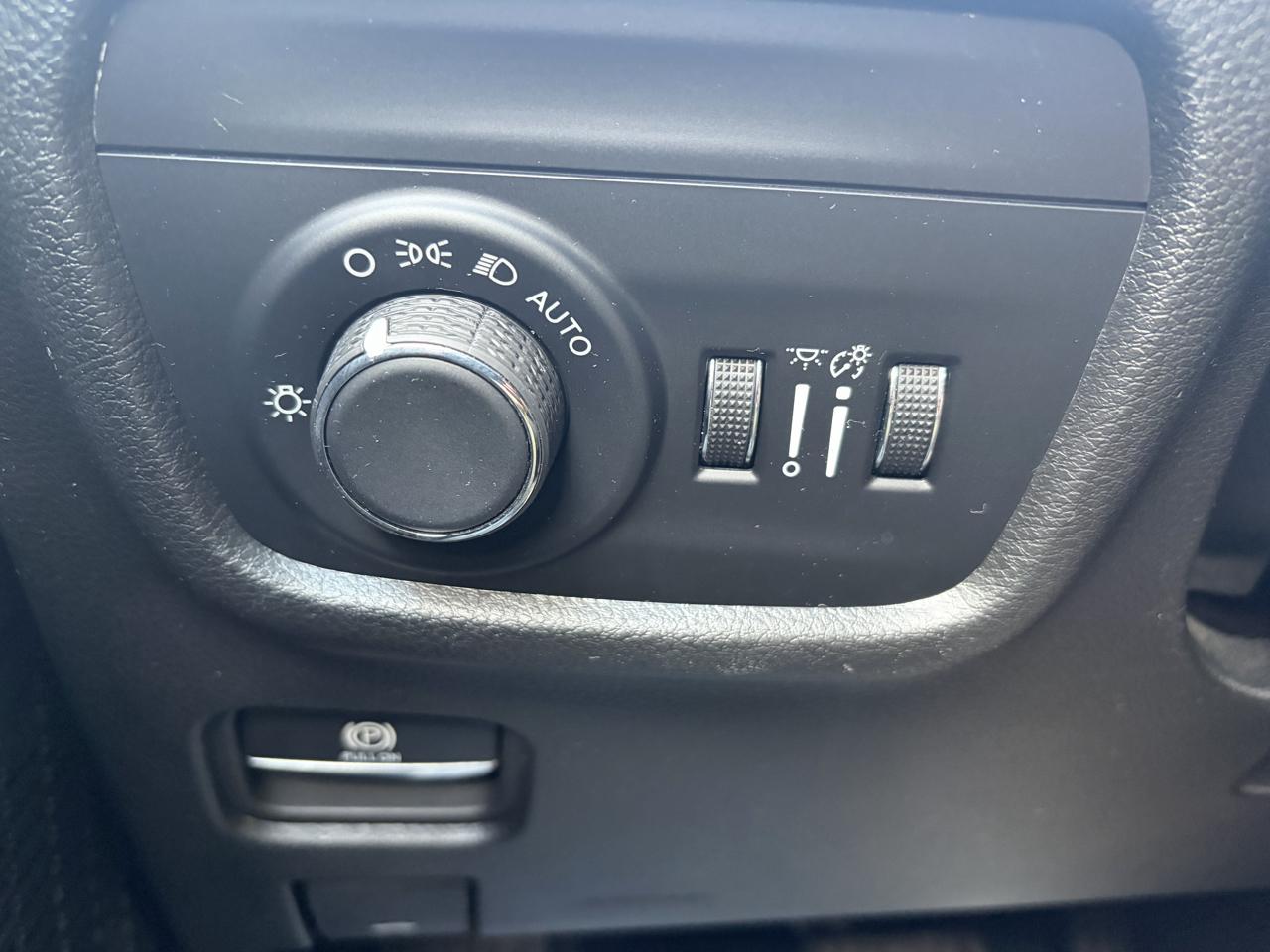 Jeep Grand Cherokee L Laredo 4WD 2023