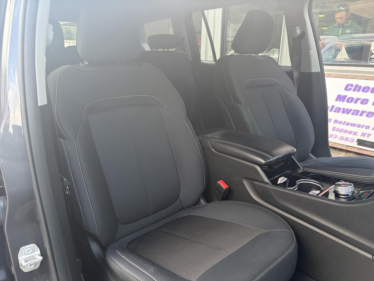 Jeep Grand Cherokee L Laredo 4WD 2023