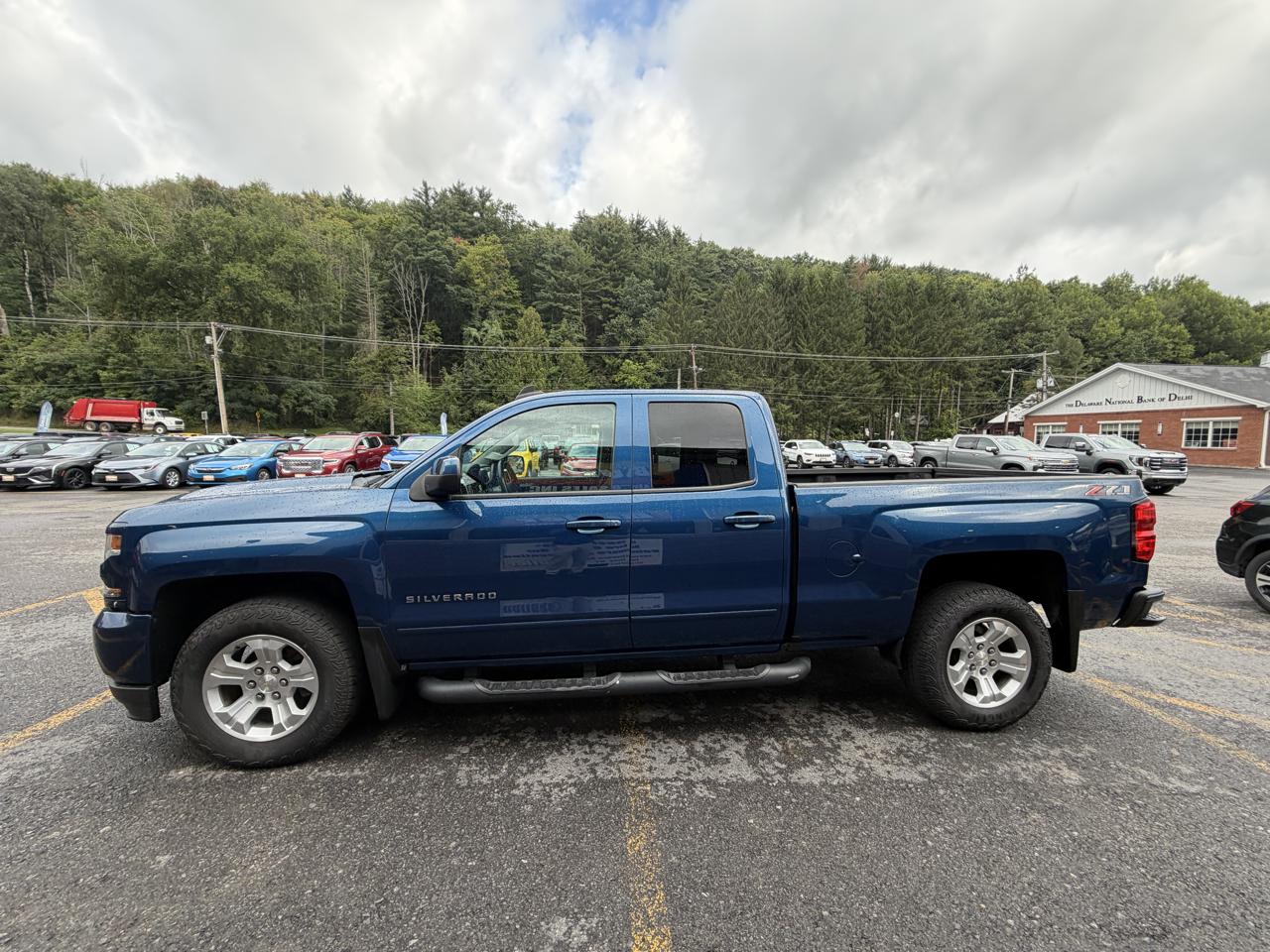 Chevrolet Silverado 1500 Z71 Ext Cab 4WD 4D 2019