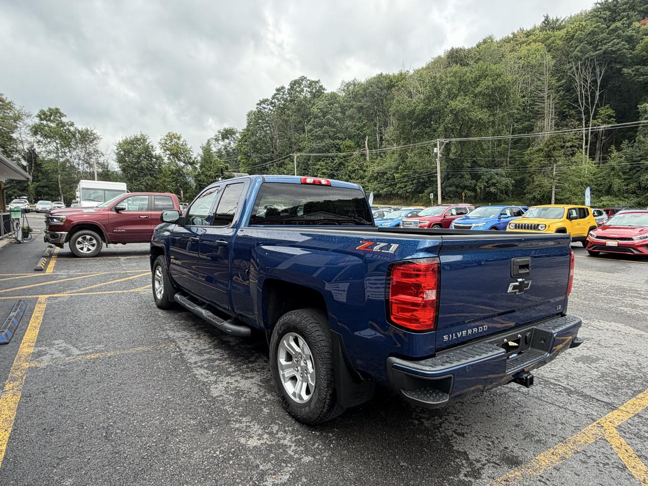 Chevrolet Silverado 1500 Z71 Ext Cab 4WD 4D 2019