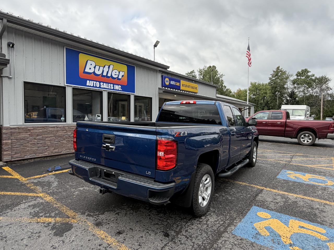 Chevrolet Silverado 1500 Z71 Ext Cab 4WD 4D 2019