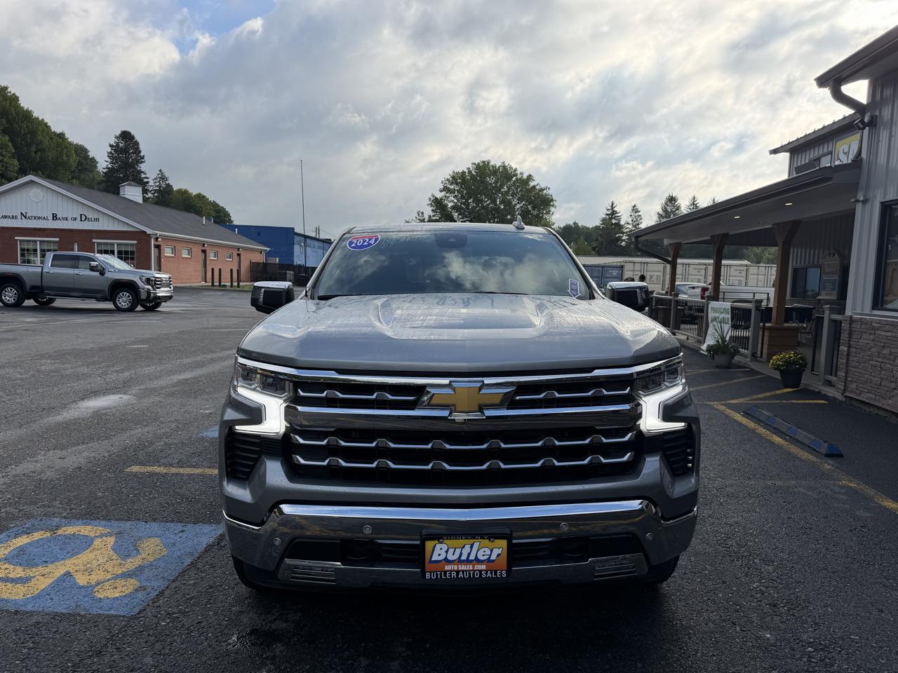 Chevrolet Silverado 1500 LTZ Crew Cab 4WD 2024