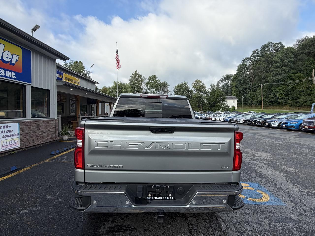 Chevrolet Silverado 1500 LTZ Crew Cab 4WD 2024