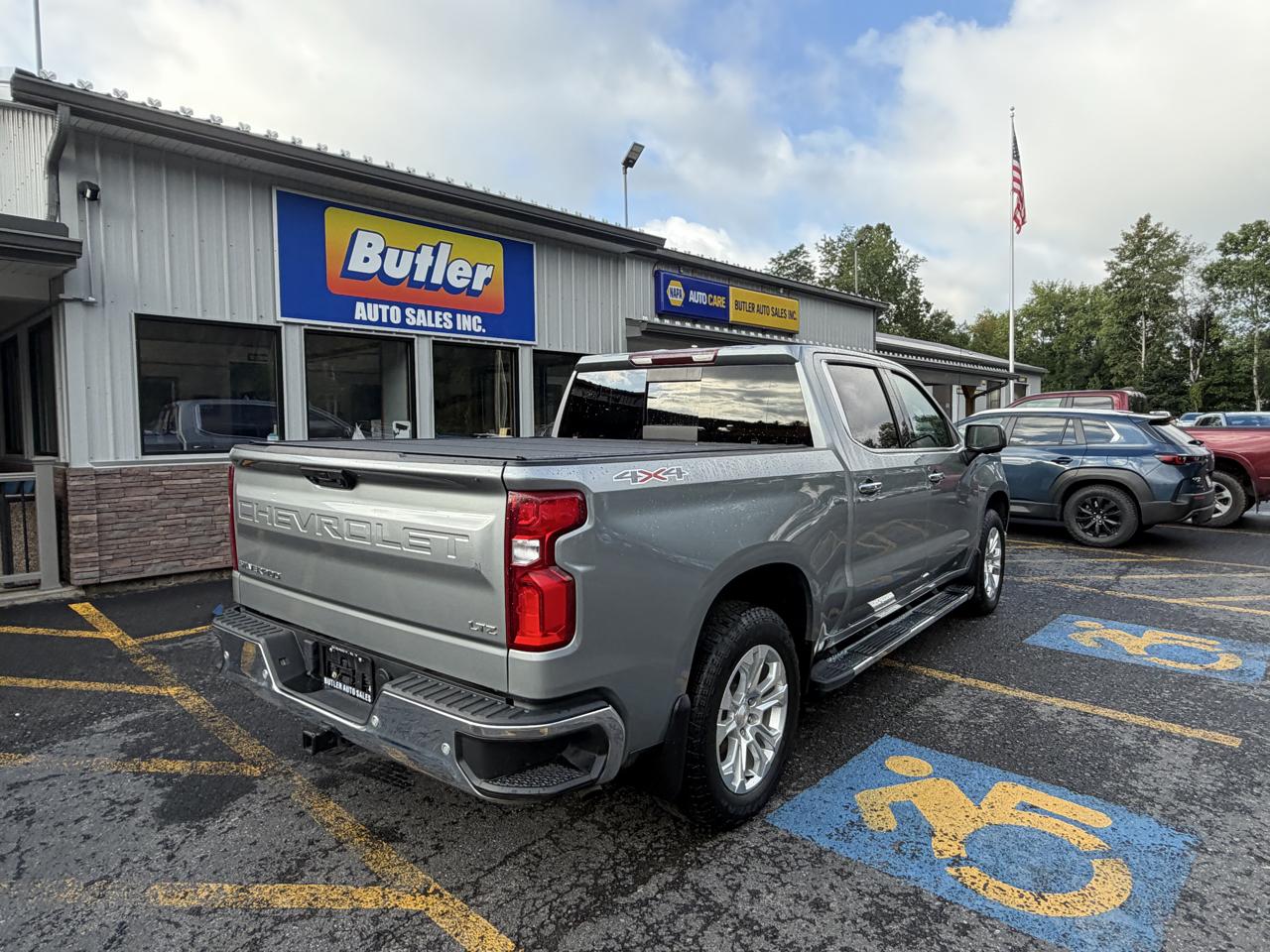 Chevrolet Silverado 1500 LTZ Crew Cab 4WD 2024