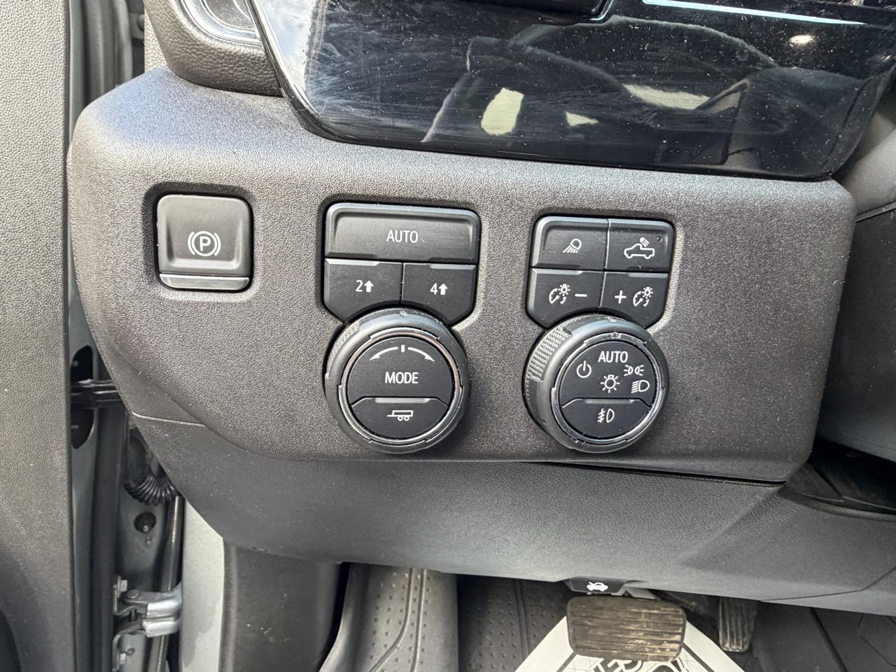 Chevrolet Silverado 1500 LTZ Crew Cab 4WD 2024