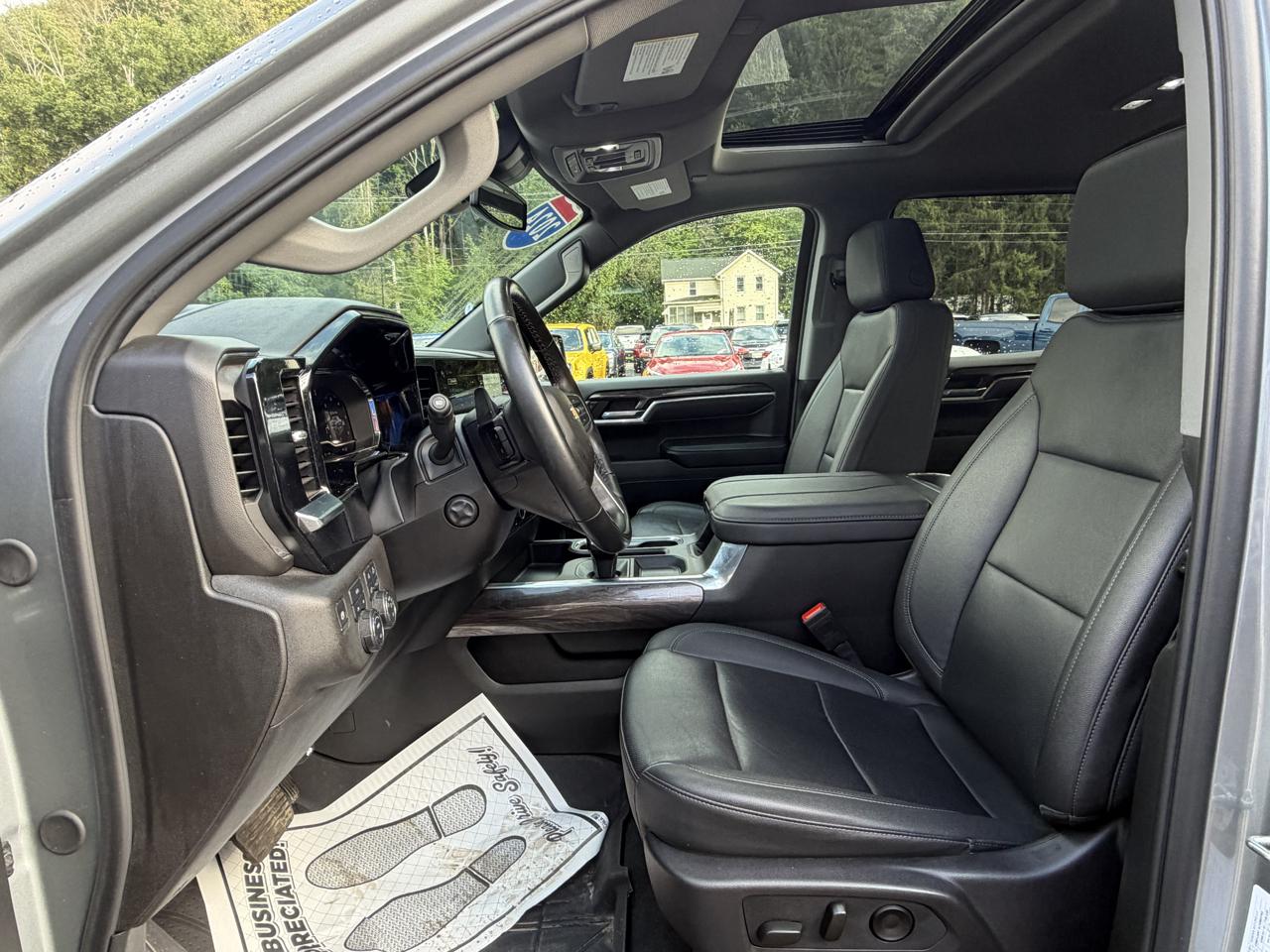 Chevrolet Silverado 1500 LTZ Crew Cab 4WD 2024