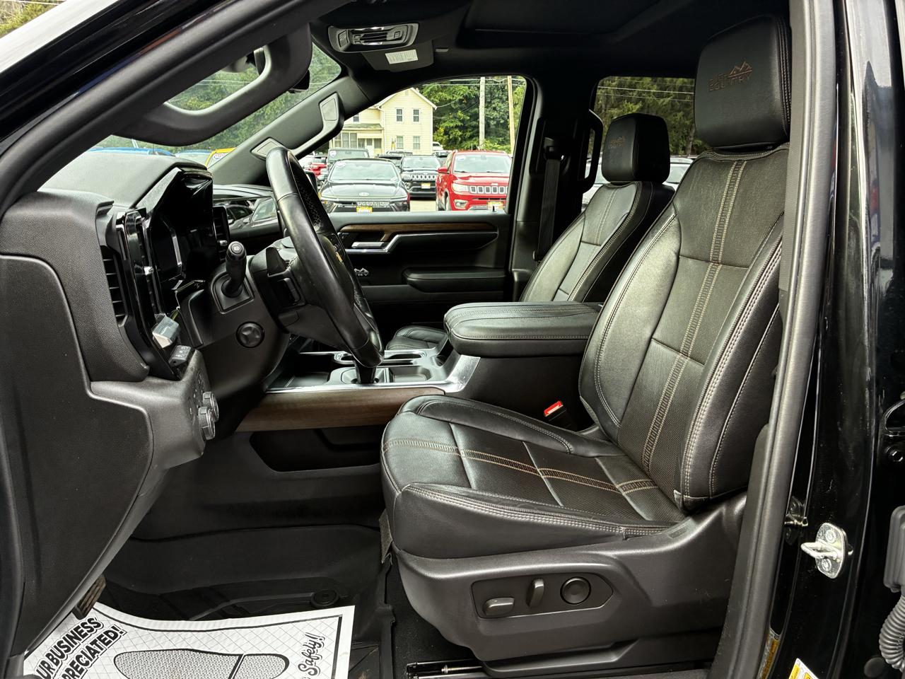 Chevrolet Silverado 1500 High Country Crew Cab 4WD 2023