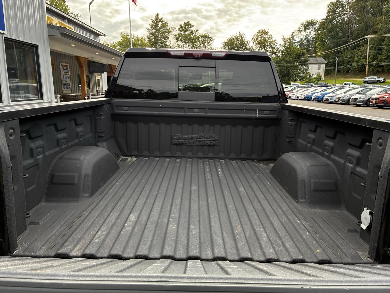 Chevrolet Silverado 1500 High Country Crew Cab 4WD 2023
