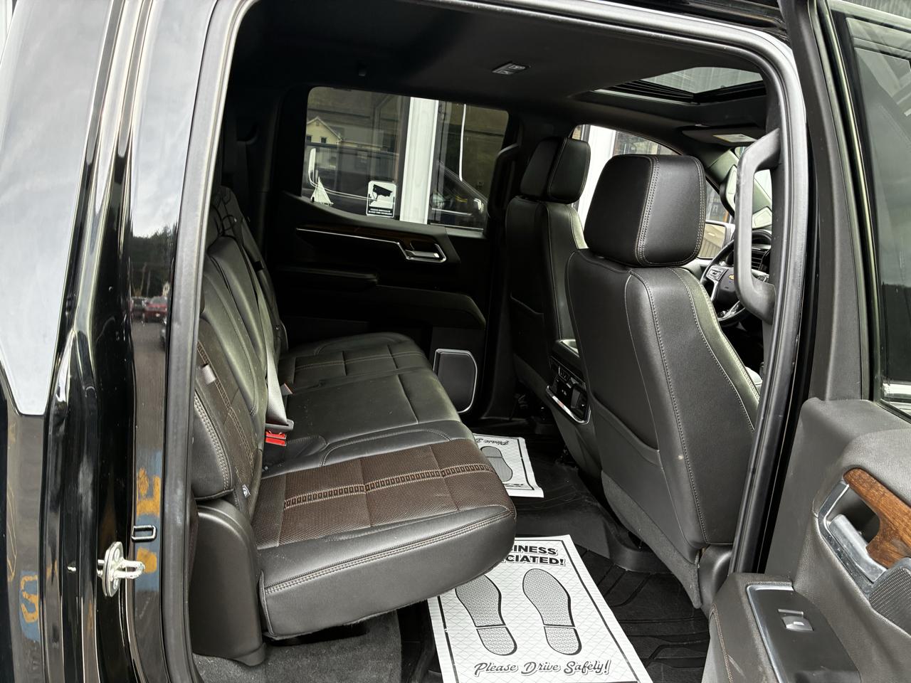 Chevrolet Silverado 1500 High Country Crew Cab 4WD 2023