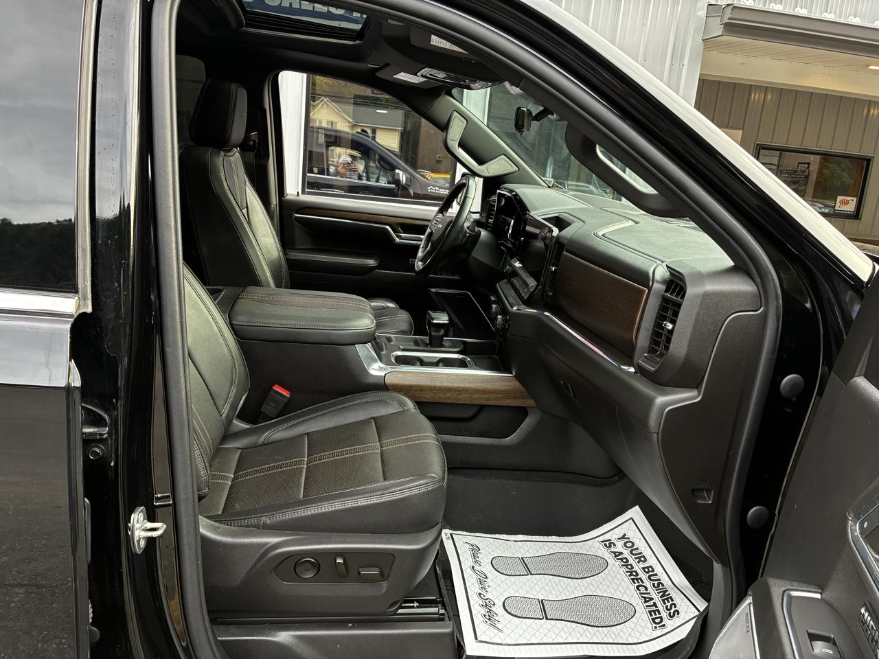 Chevrolet Silverado 1500 High Country Crew Cab 4WD 2023