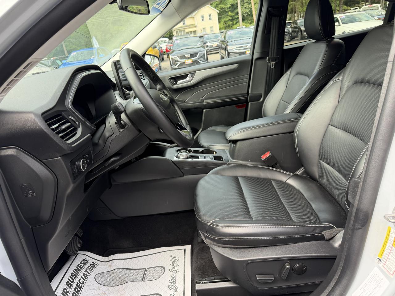 Ford Escape Platinum AWD 2025