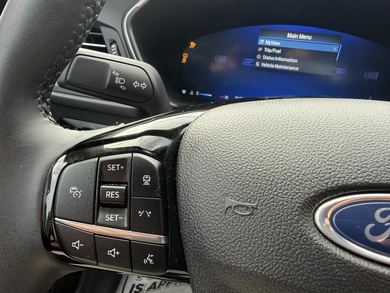 Ford Escape Platinum AWD 2025