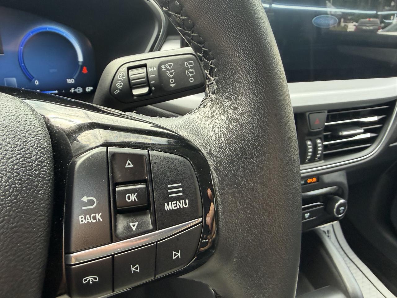 Ford Escape Platinum AWD 2025