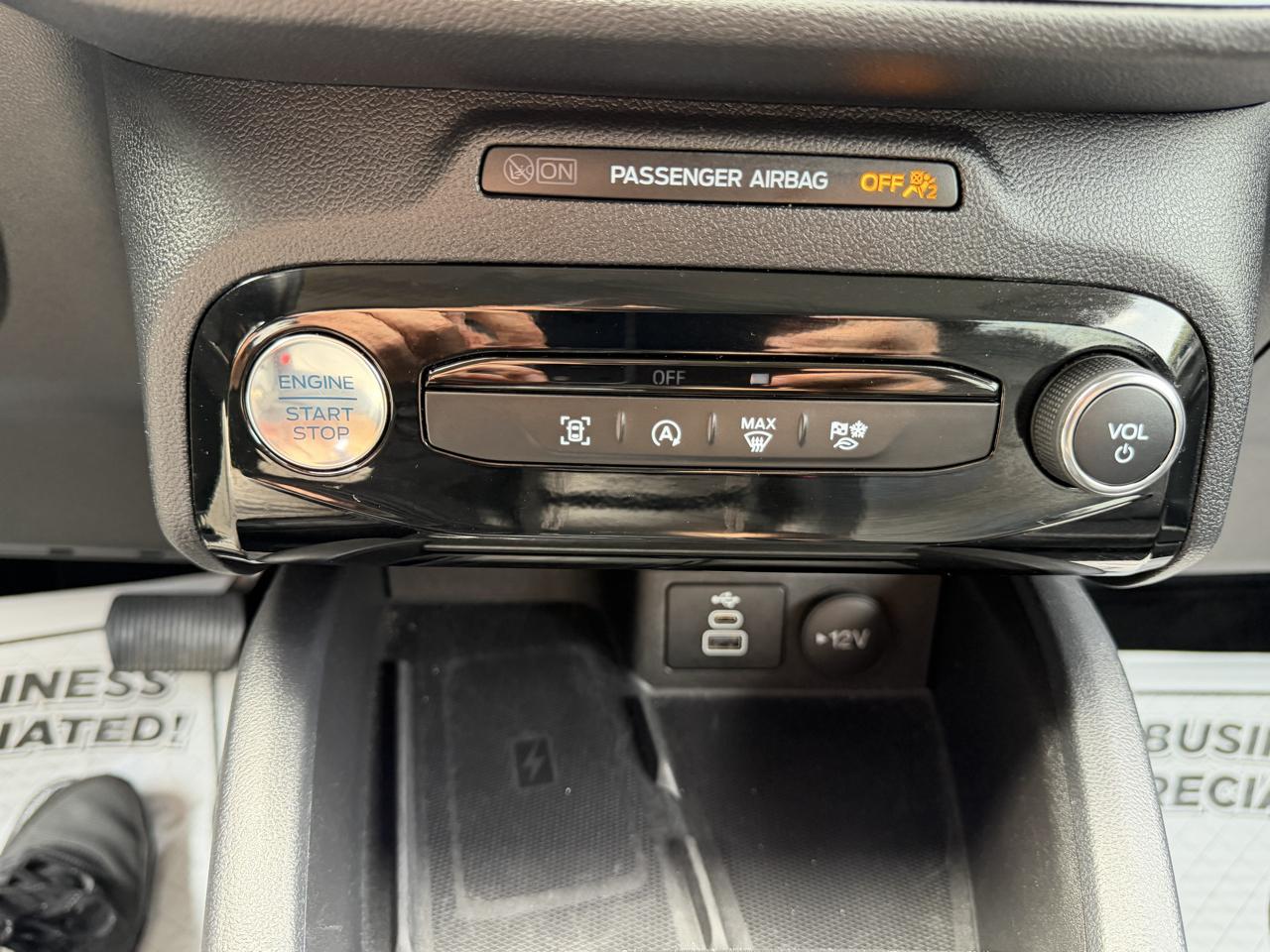 Ford Escape Platinum AWD 2025