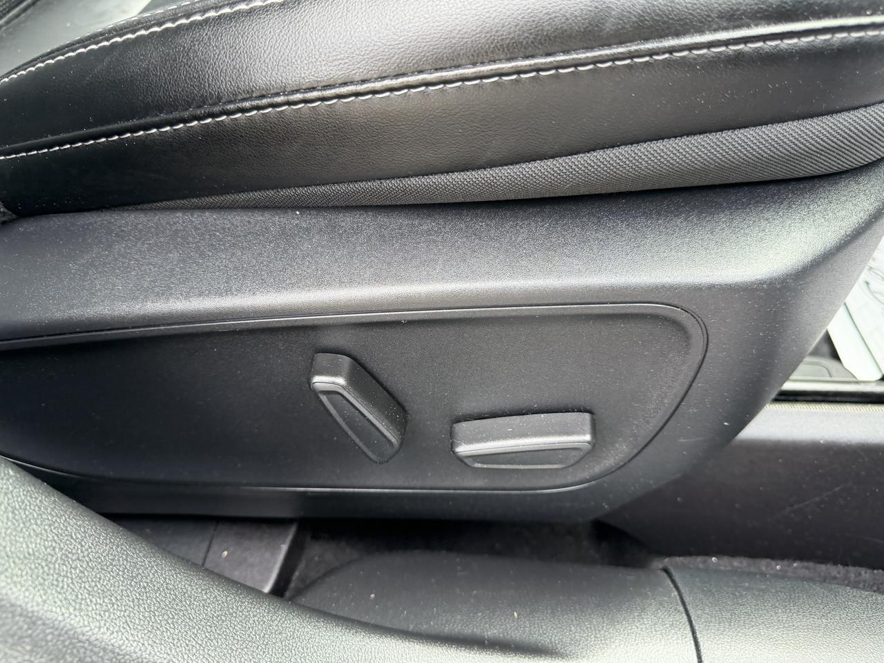Ford Escape Platinum AWD 2025