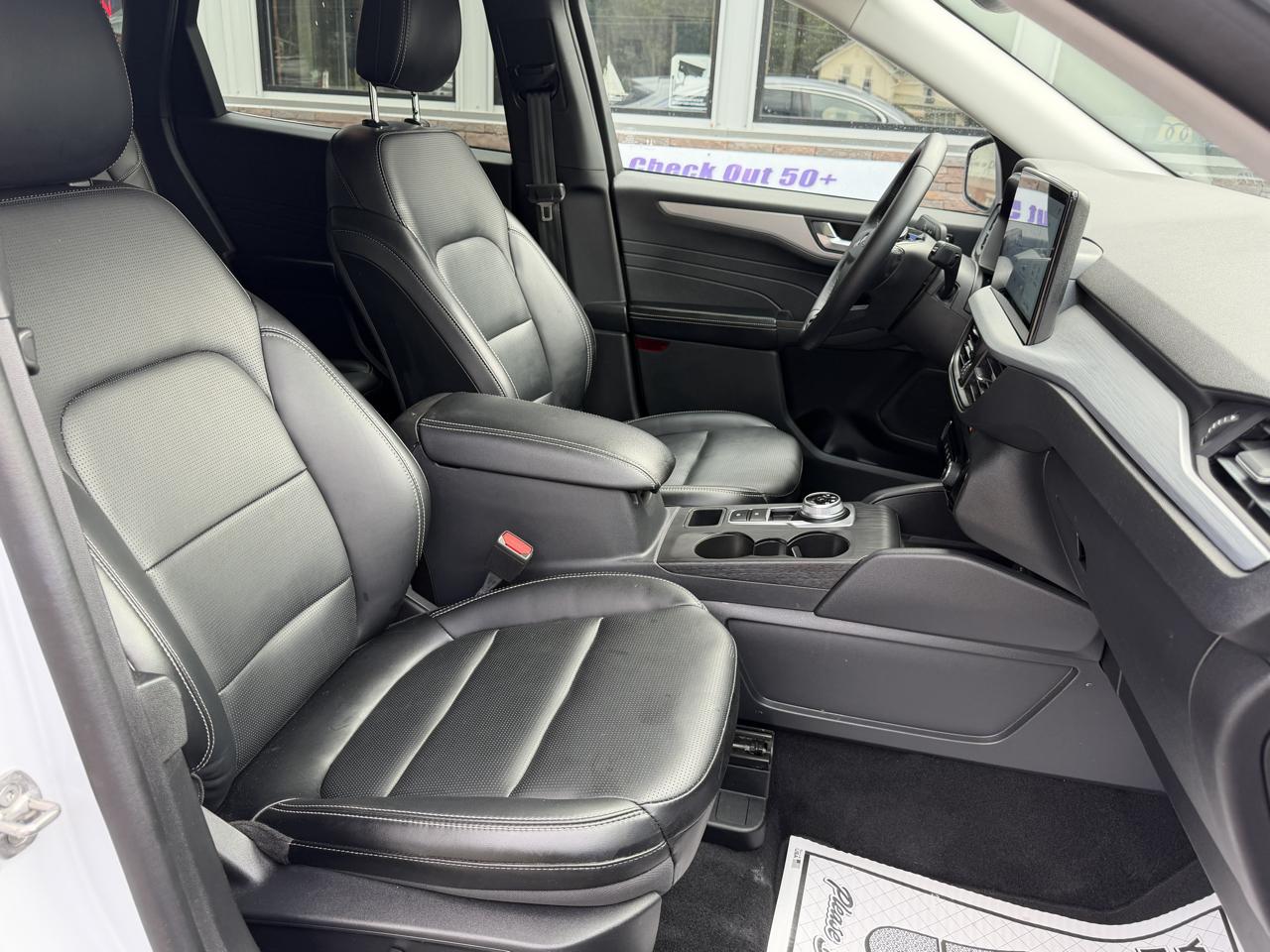 Ford Escape Platinum AWD 2025