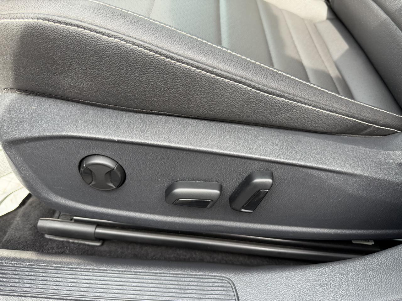 Volkswagen Jetta SE 2024