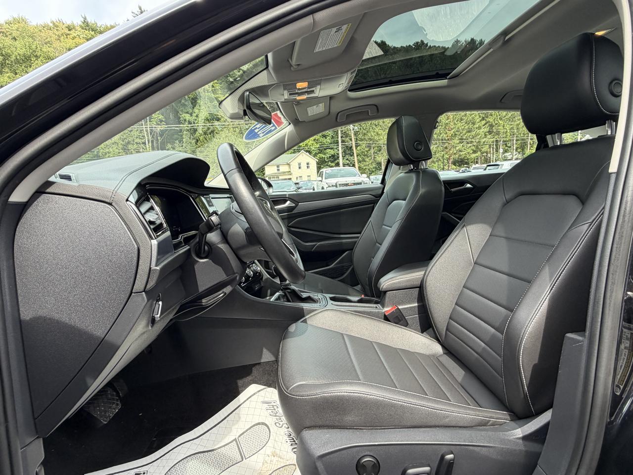 Volkswagen Jetta SE 2024
