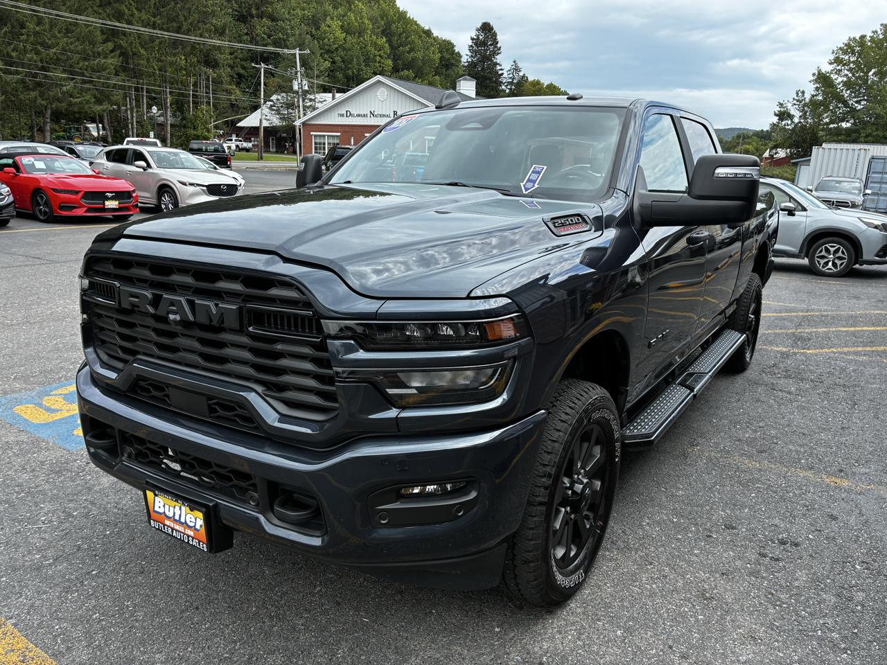 RAM 2500 Tradesman Crew Cab SWB 4WD 2026