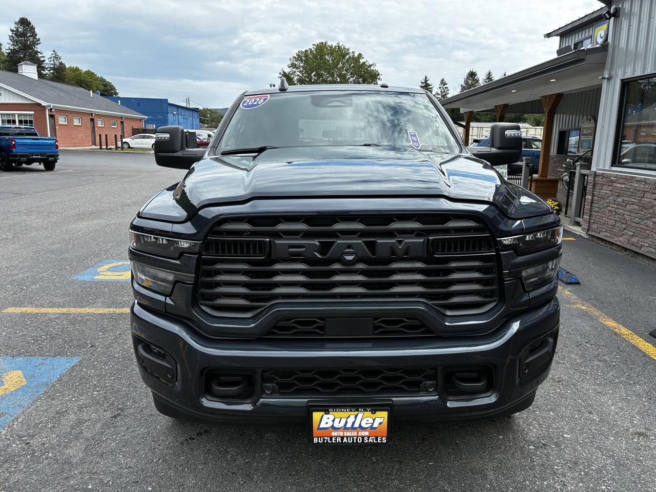RAM 2500 Tradesman Crew Cab SWB 4WD 2026