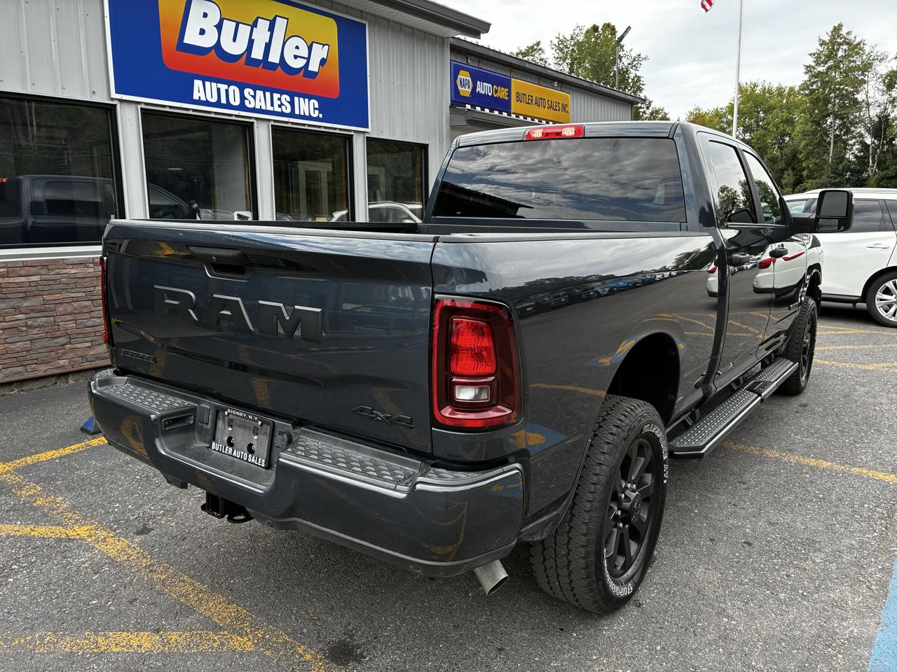 RAM 2500 Tradesman Crew Cab SWB 4WD 2026
