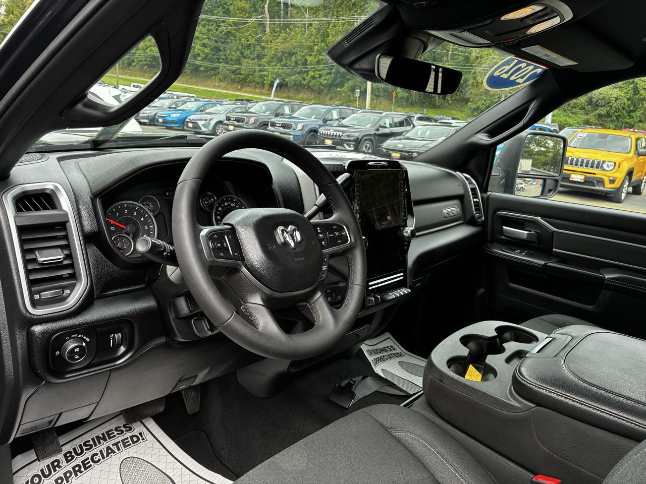 RAM 2500 Tradesman Crew Cab SWB 4WD 2026