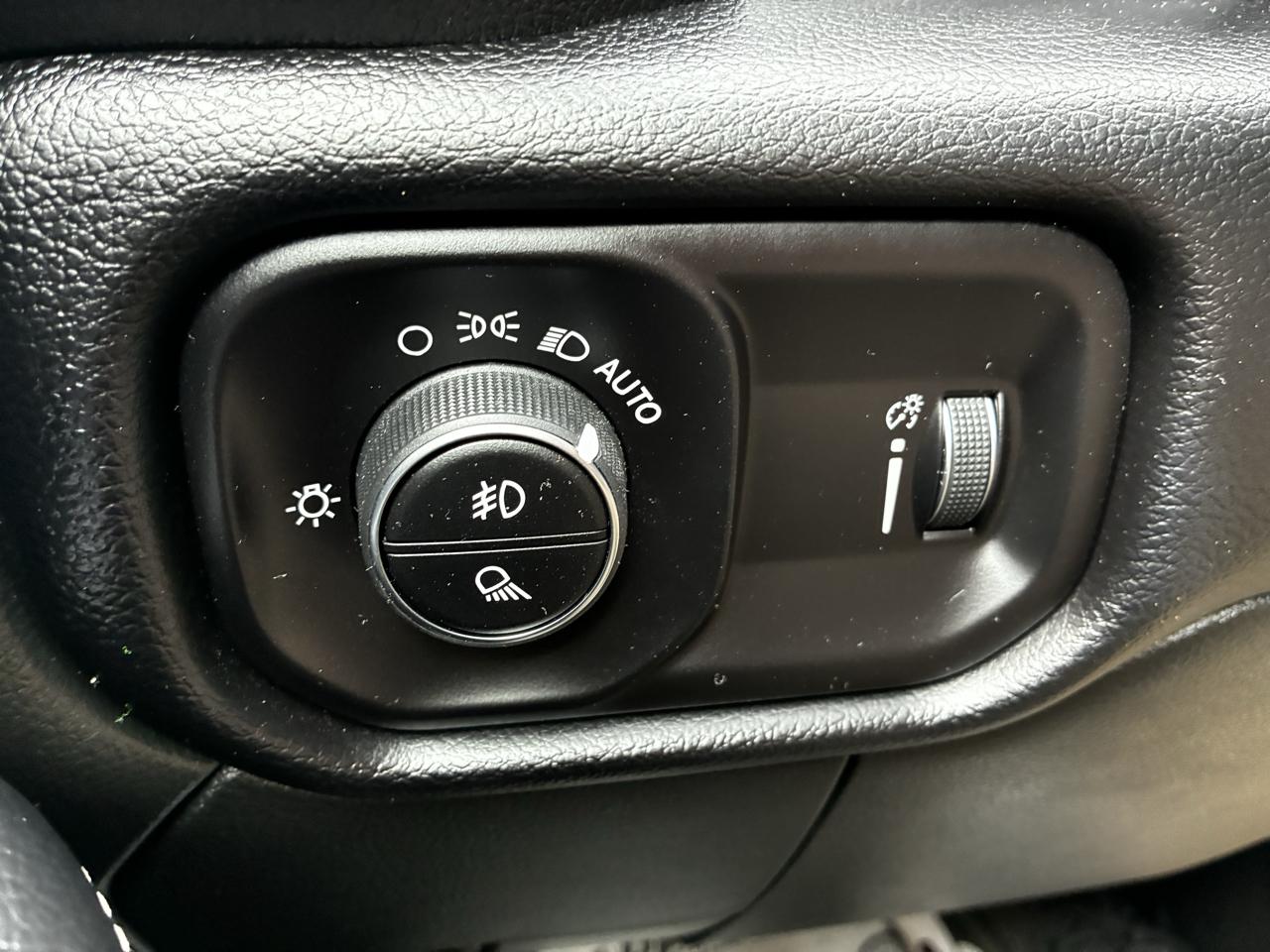 RAM 2500 Tradesman Crew Cab SWB 4WD 2026