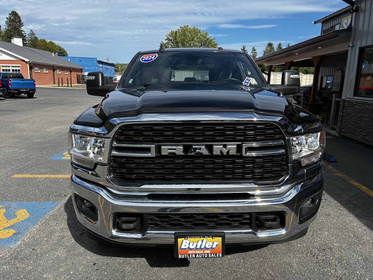RAM 2500 Big Horn Crew Cab 4WD 2024