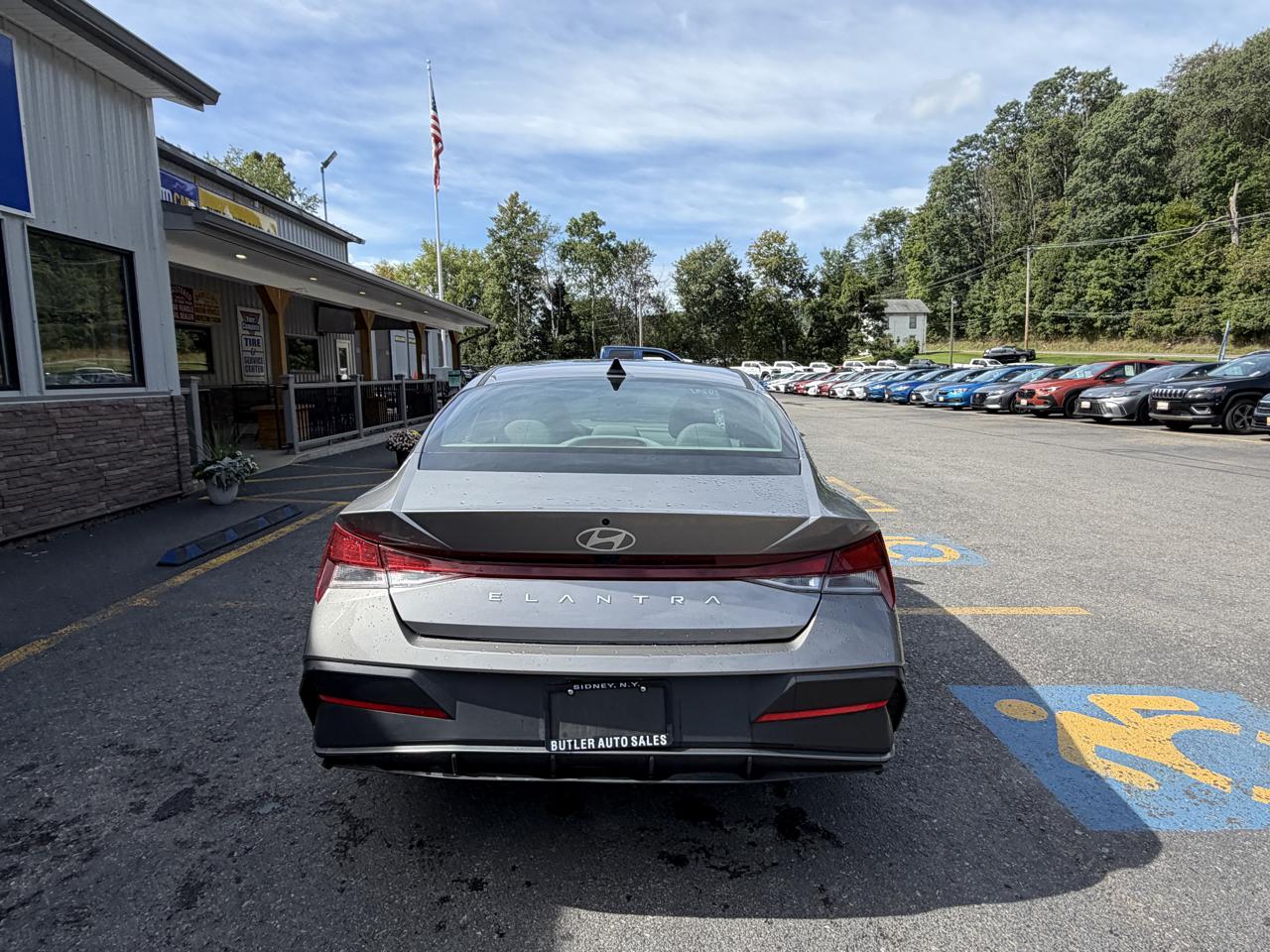 Hyundai Elantra SEL 2024