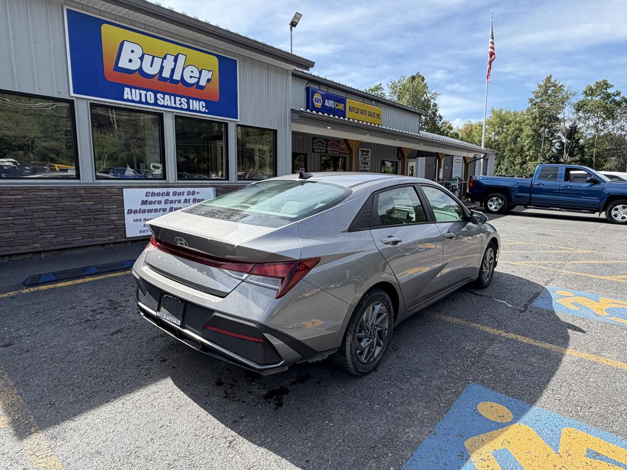 Hyundai Elantra SEL 2024
