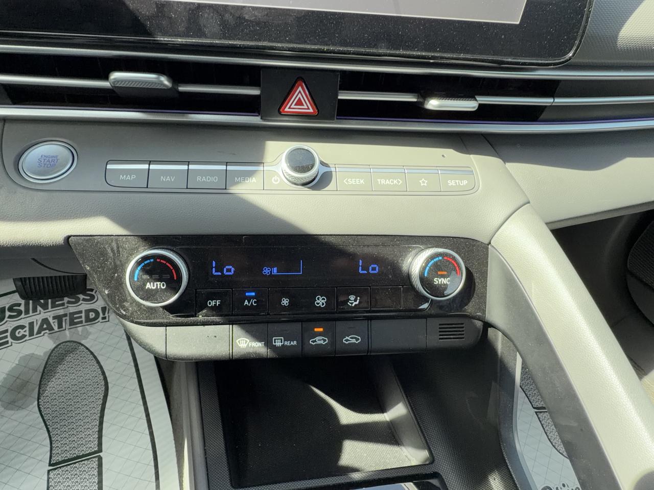 Hyundai Elantra SEL 2024