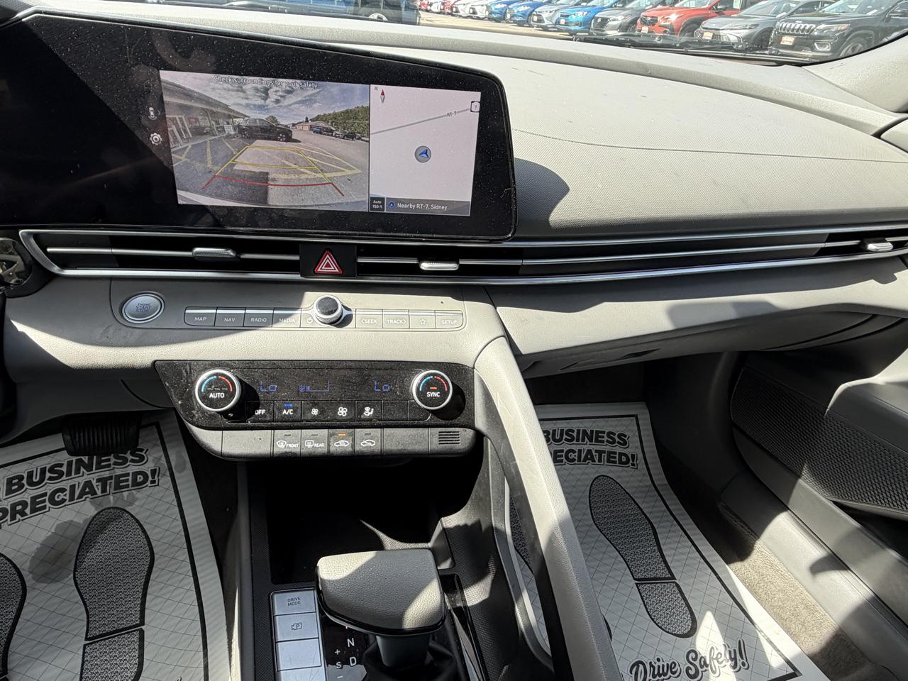 Hyundai Elantra SEL 2024