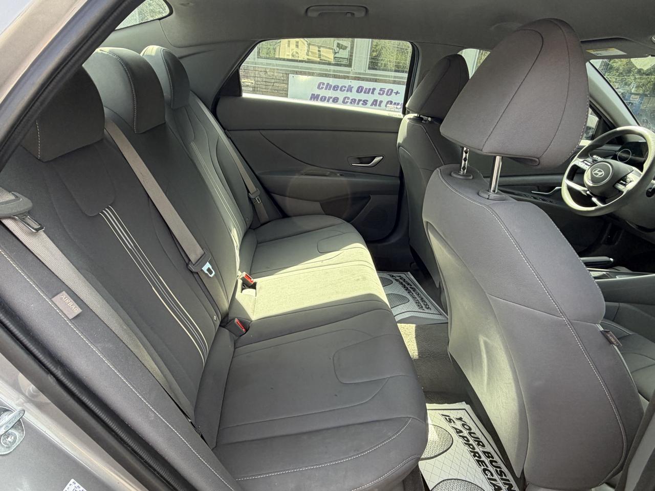 Hyundai Elantra SEL 2024