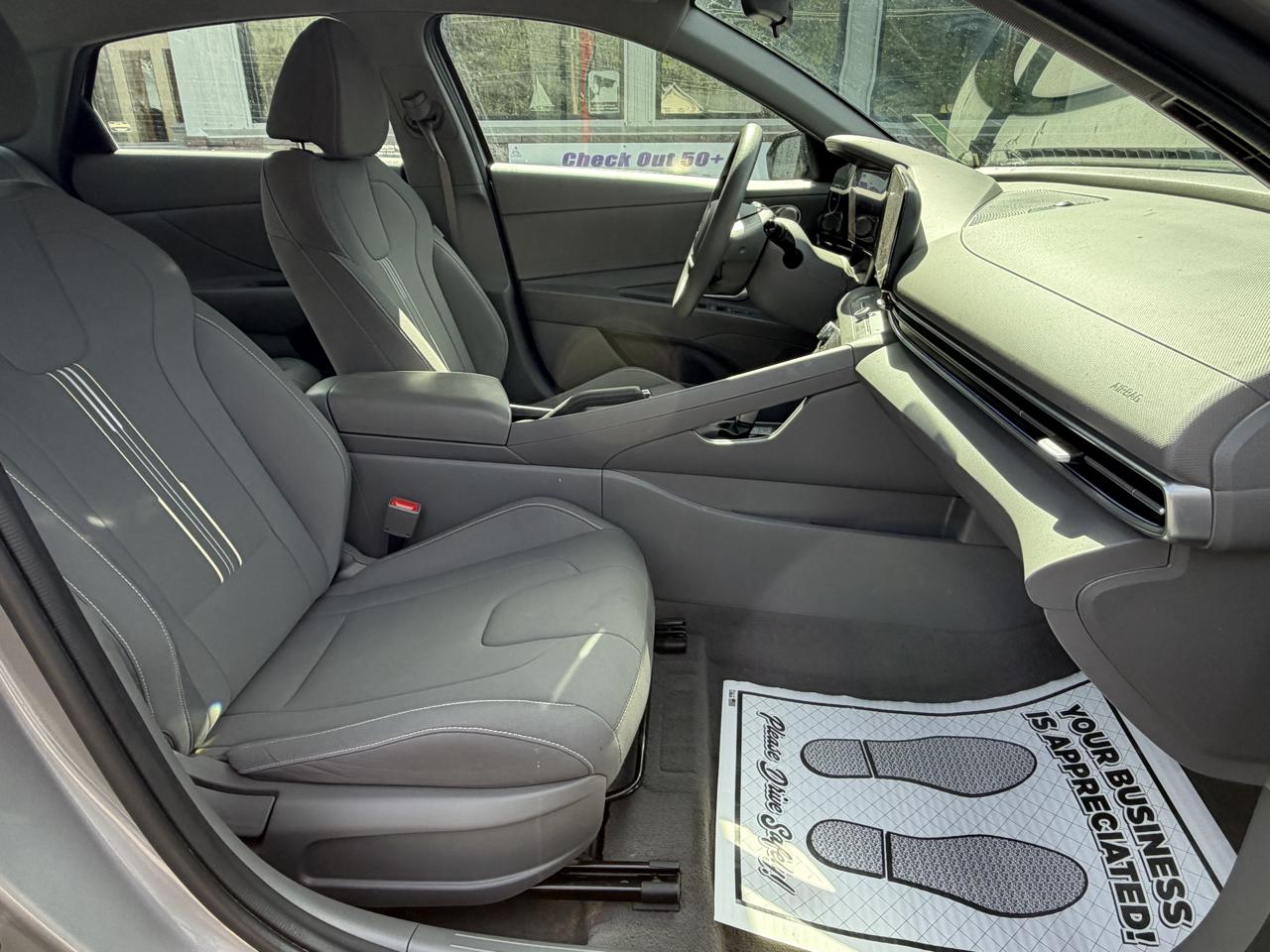 Hyundai Elantra SEL 2024