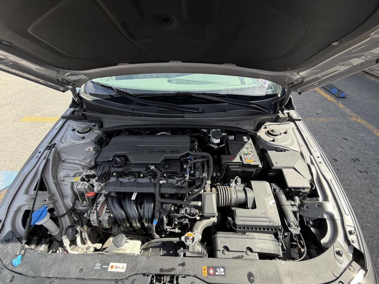 Hyundai Elantra SEL 2024