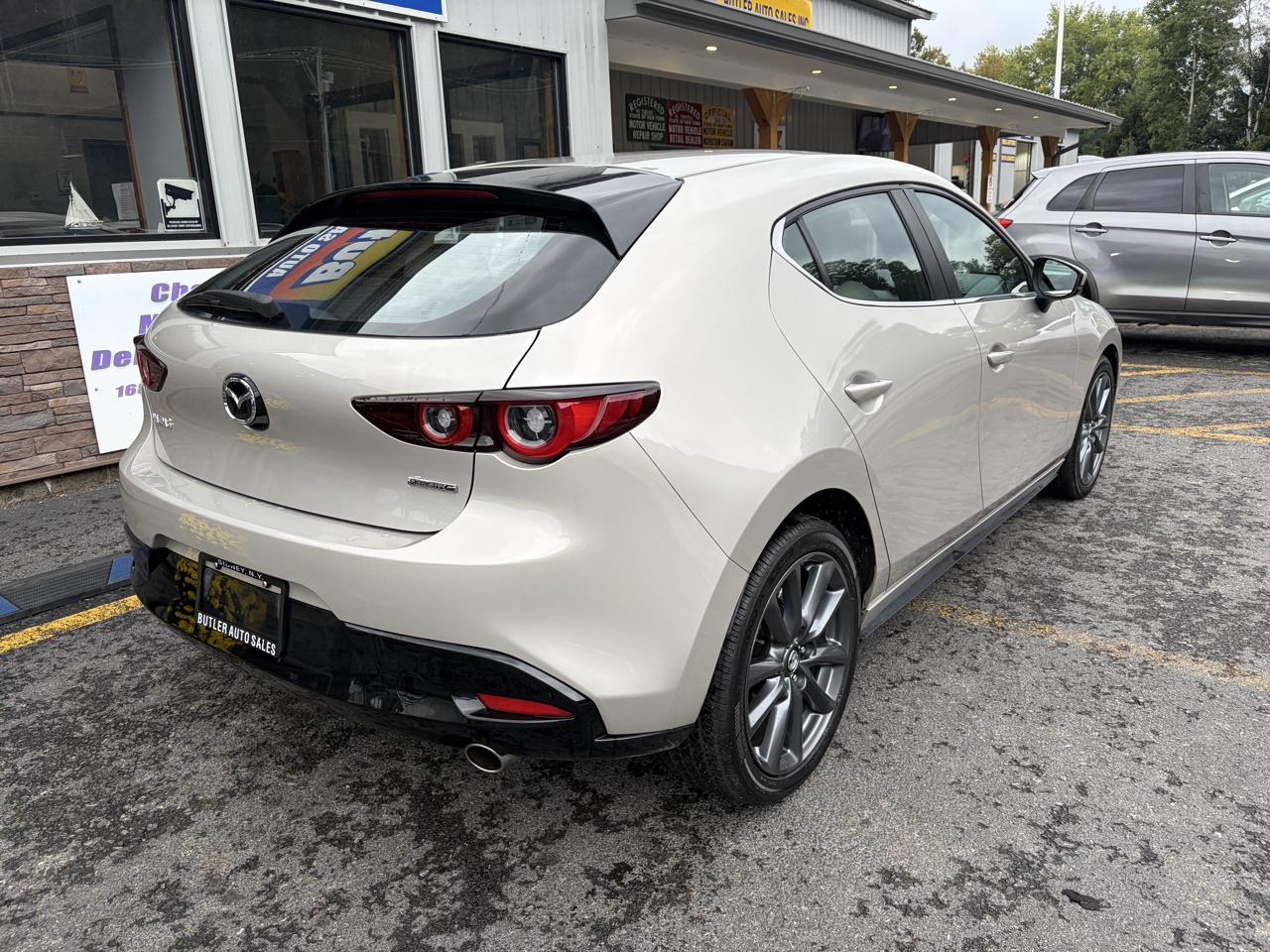 Mazda MAZDA3 Preferred Hatchback 2024