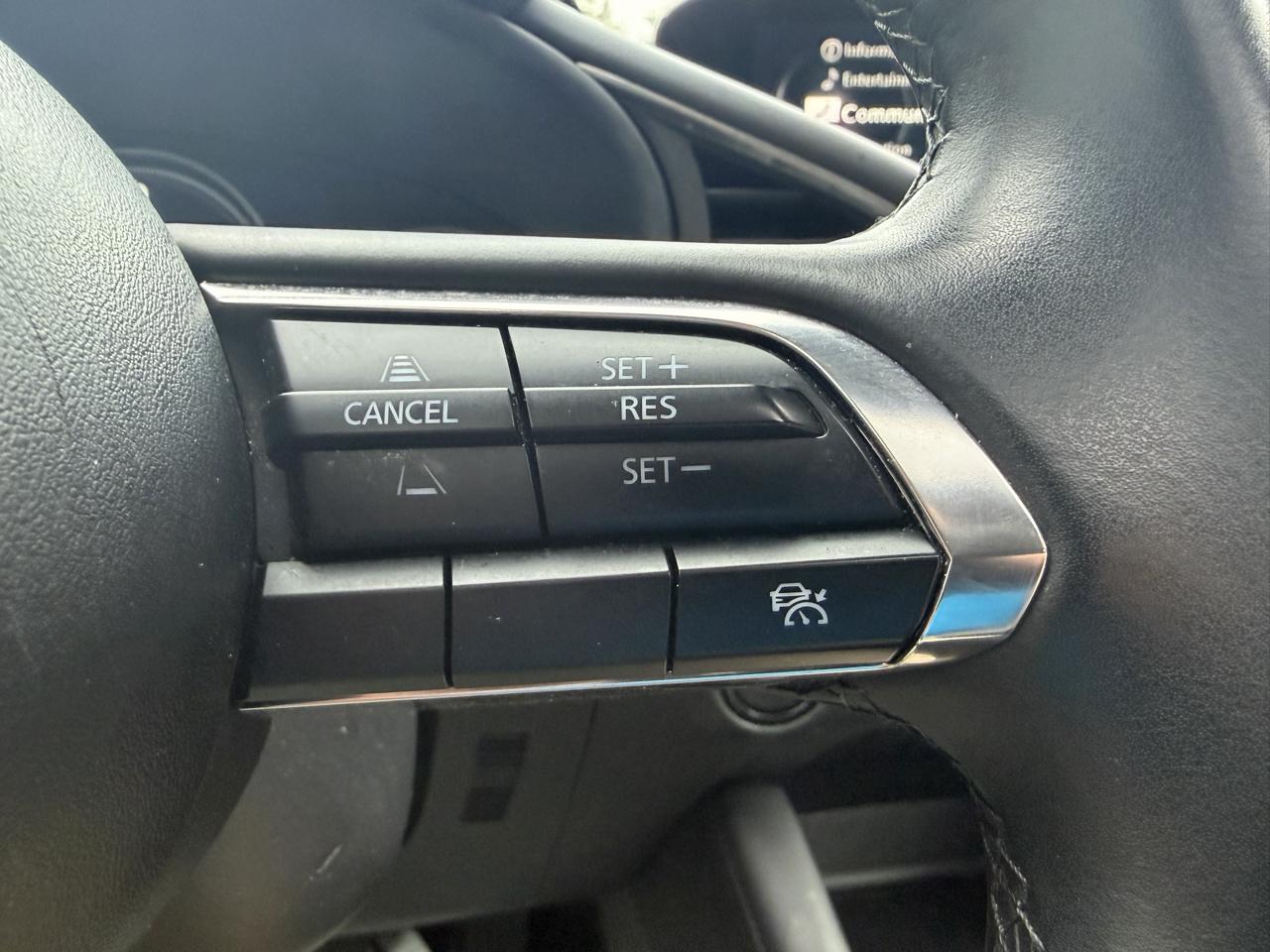 Mazda MAZDA3 Preferred Hatchback 2024